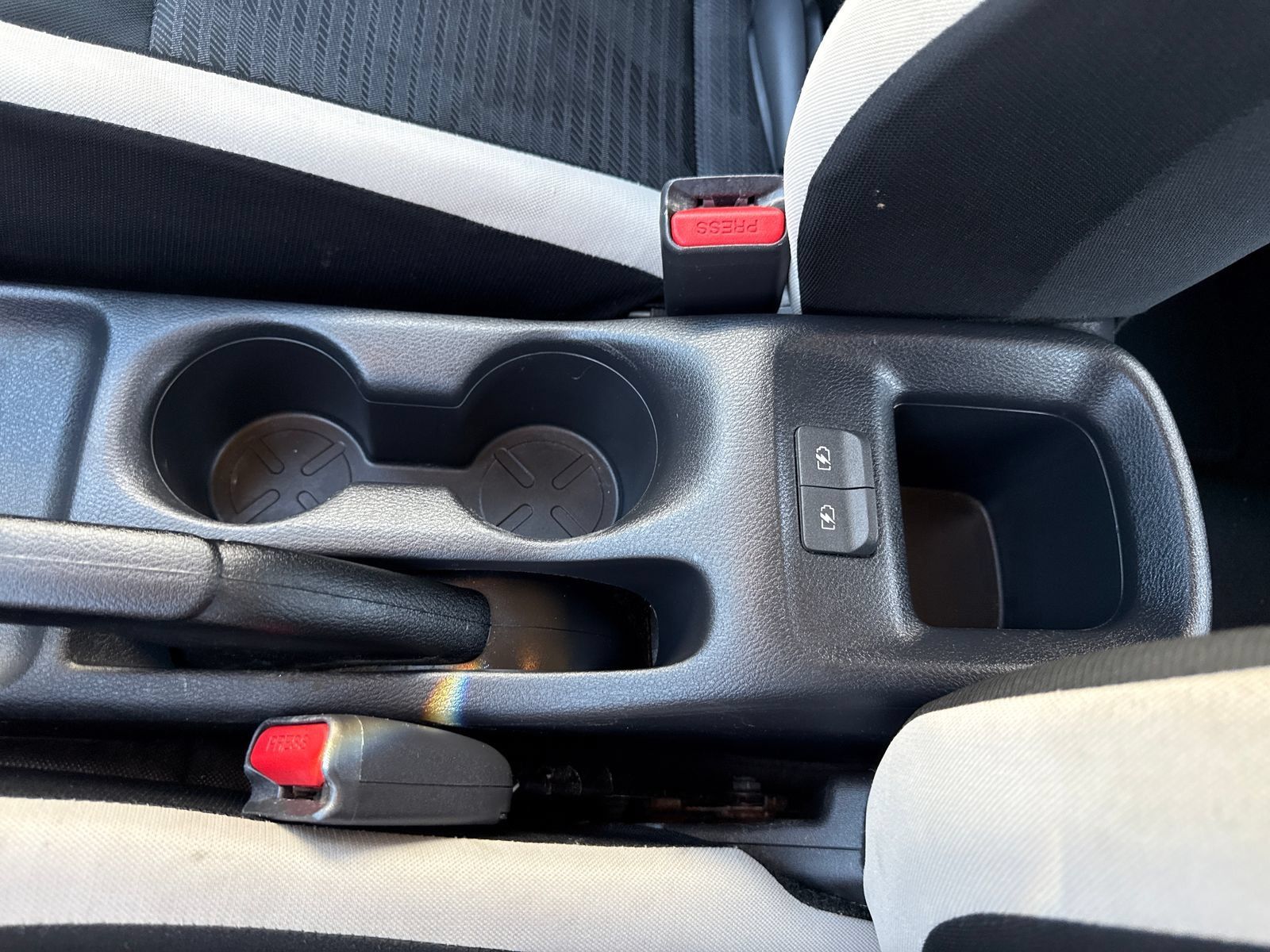 Used 2022 Nissan Versa SV FWD image 26