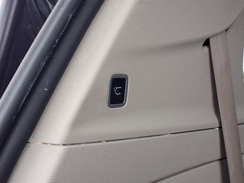 Used 2024 Chrysler Pacifica Limited image 22