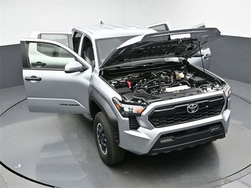 Used 2024 Toyota Tacoma 4x4 Double Cab image 42