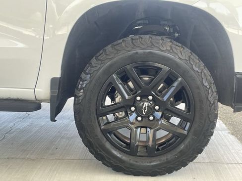 Used 2023 Chevrolet Silverado 1500 LT Trail Boss w/ Convenience Package II AWD/4WD image 31