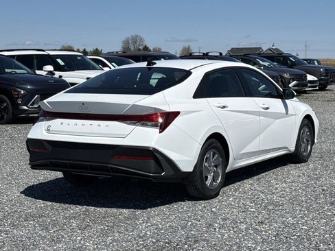 New 2026 Hyundai Elantra SE image 12