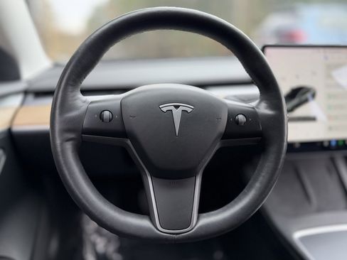 Used 2021 Tesla Model 3 Standard Range Plus image 43