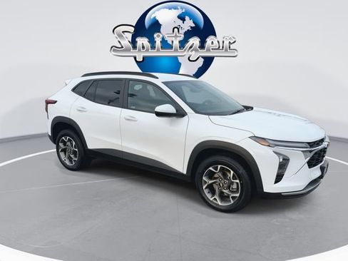 Certified 2024 Chevrolet Trax LT image 2