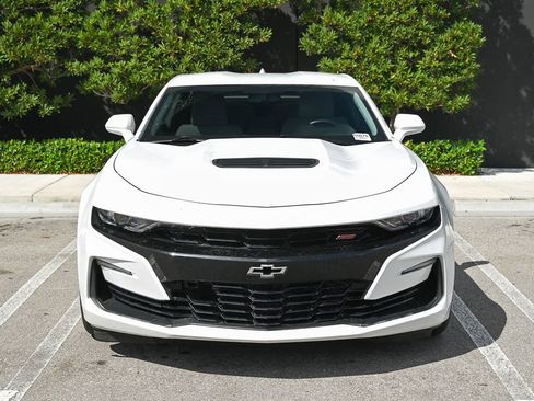 Used 2019 Chevrolet Camaro SS image 2