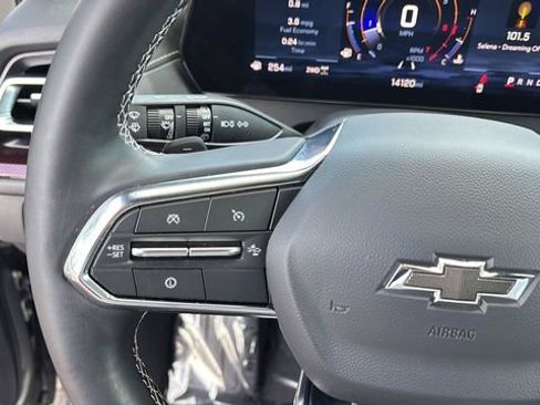 Used 2025 Chevrolet Traverse Z71 w/ Driver Confidence Package AWD/4WD image 23