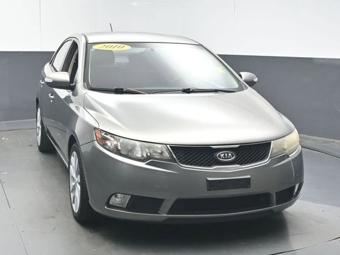 Used 2010 Kia Forte SX FWD image 2