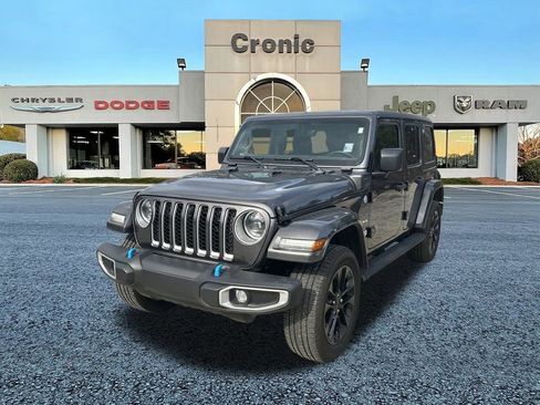 Used 2023 Jeep Wrangler Sahara w/ Cold Weather Group image 7