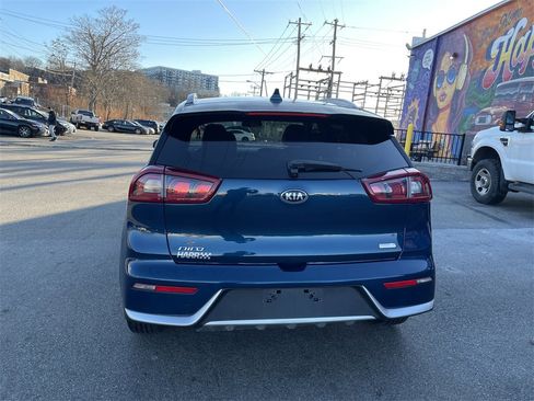 Used 2019 Kia Niro EX image 4