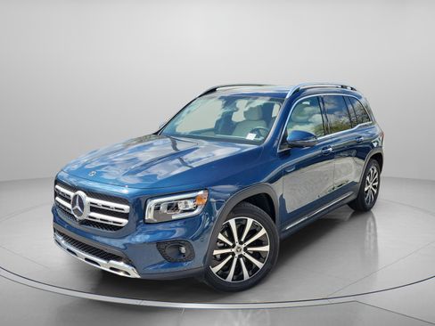Used 2023 Mercedes-Benz GLB 250 4MATIC image 2
