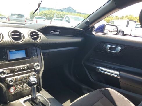 Used 2020 Ford Mustang Coupe RWD image 11