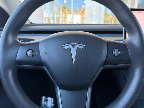 Used 2023 Tesla Model Y Long Range AWD/4WD image 23