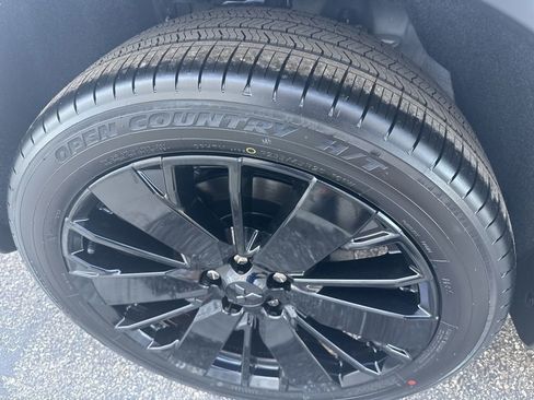 New 2026 Mitsubishi Outlander LE FWD image 13