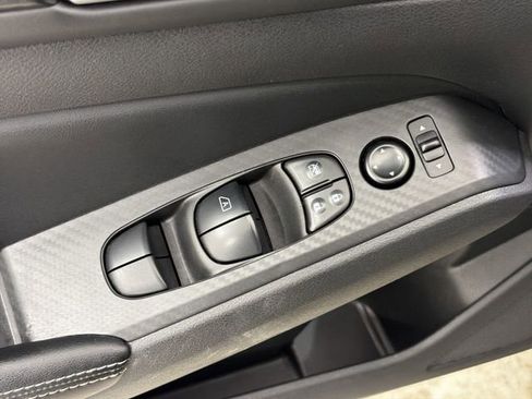 Used 2024 Nissan Altima 2.5 SV image 21