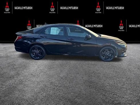 Used 2023 Hyundai Elantra Blue FWD image 2