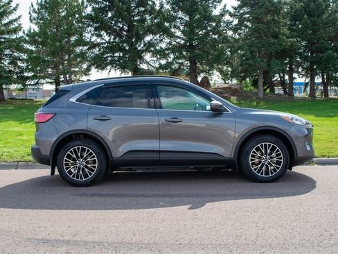 Used 2022 Ford Escape Titanium w/ Class II Trailer Tow Package image 7