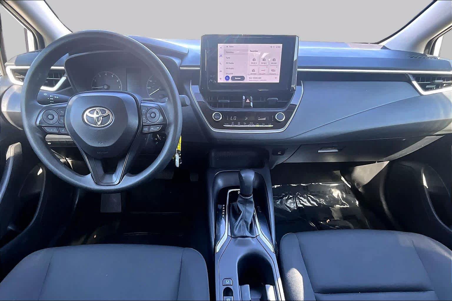 Used 2025 Toyota Corolla LE FWD image 15