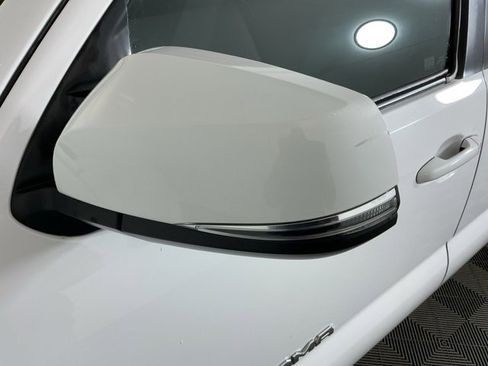 Used 2020 Toyota Tacoma TRD Sport image 9