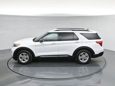 Used 2021 Ford Explorer XLT image 42