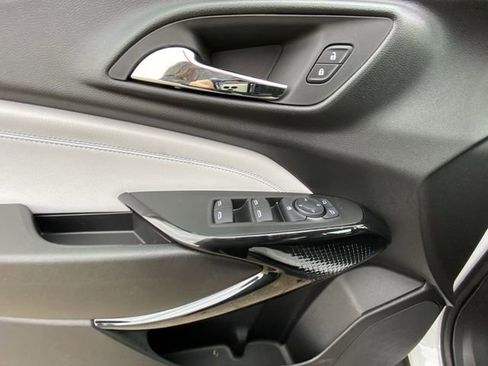New 2026 Chevrolet Trax LT w/ LT Convenience Package FWD image 13