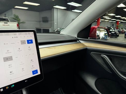 Used 2024 Tesla Model Y Long Range image 27