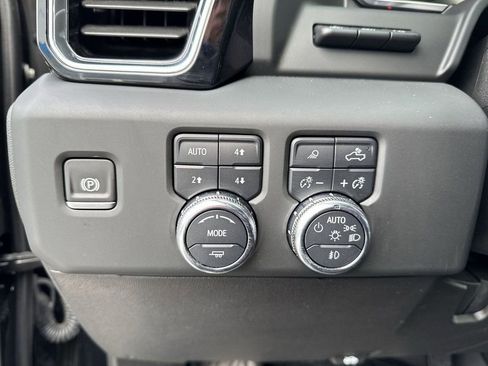 Certified 2024 GMC Sierra 2500 Denali Ultimate image 29