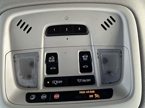 Used 2021 Chevrolet Traverse Premier w/ Redline Edition AWD/4WD image 25