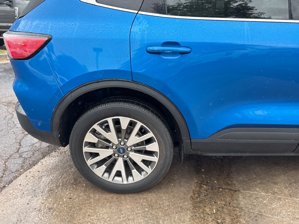 Used 2021 Ford Escape Titanium AWD/4WD image 32