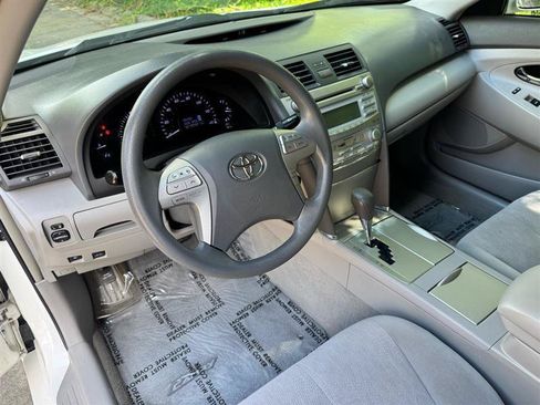 Used 2011 Toyota Camry Hybrid FWD image 11