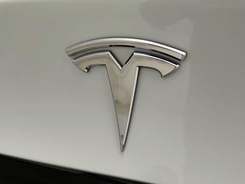 Used 2023 Tesla Model X AWD/4WD image 32