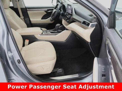 Used 2023 Toyota Highlander Limited image 41