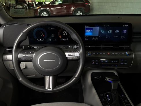 Used 2024 Hyundai Kona SEL AWD/4WD image 13