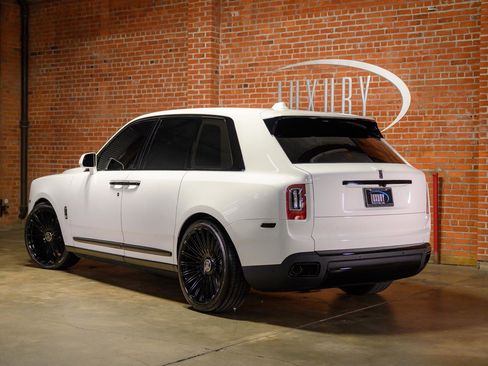 Used 2019 Rolls-Royce Cullinan image 9