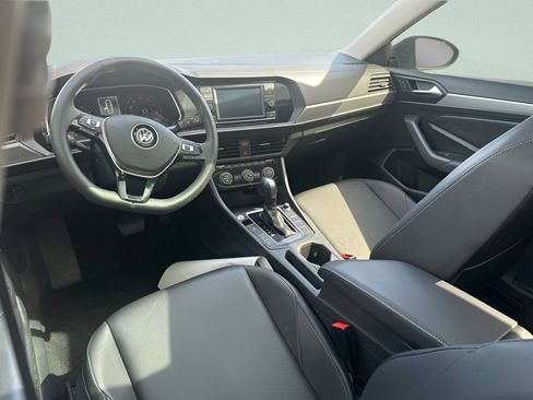Used 2020 Volkswagen Jetta SE w/ SE Cold Weather Package FWD image 18
