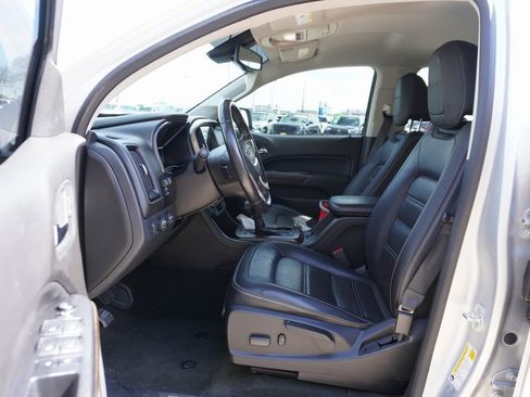 Used 2017 GMC Canyon Denali image 7