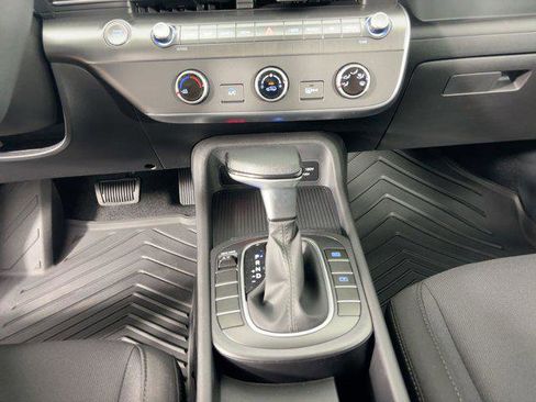 New 2026 Hyundai Kona SE image 17