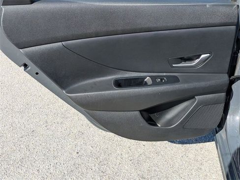 Used 2024 Hyundai Elantra SEL image 24