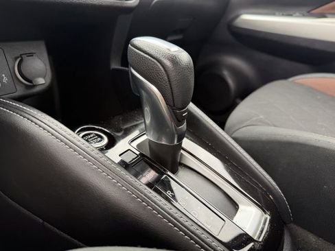 Used 2020 Nissan Kicks SR image 19