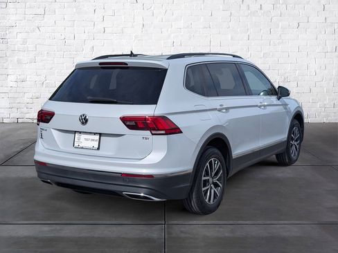 Used 2018 Volkswagen Tiguan SE image 7