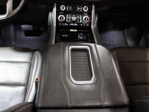 Used 2022 GMC Yukon XL Denali image 29