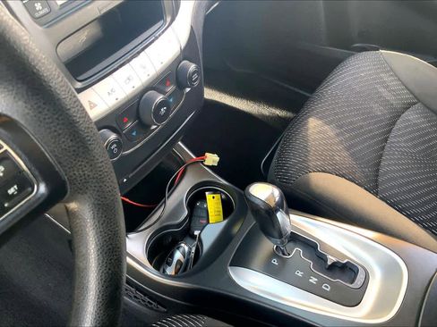 Used 2016 Dodge Journey SE w/ Flexible Seating Group image 17