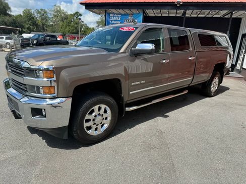 Used 2015 Chevrolet Silverado 2500 LTZ w/ LTZ Plus Package image 6
