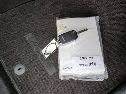 Used 2024 Kia Soul LX w/ Option Group 015 image 33