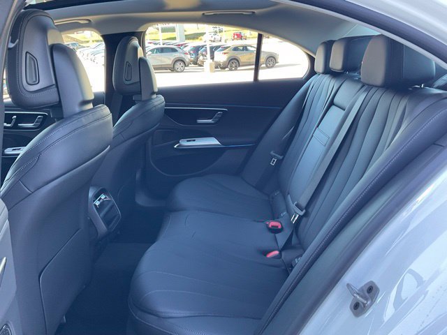 Used 2025 Mercedes-Benz E 350 4MATIC Sedan image 19