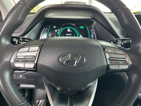 Used 2022 Hyundai Ioniq SE image 24