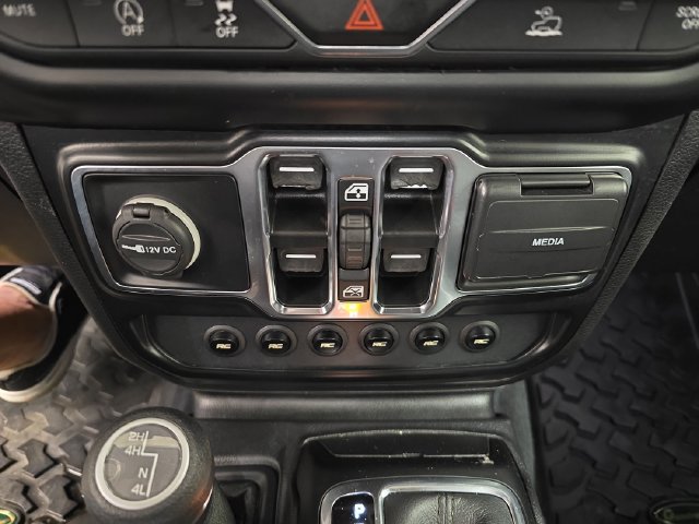 Used 2022 Jeep Gladiator Sport AWD/4WD image 28