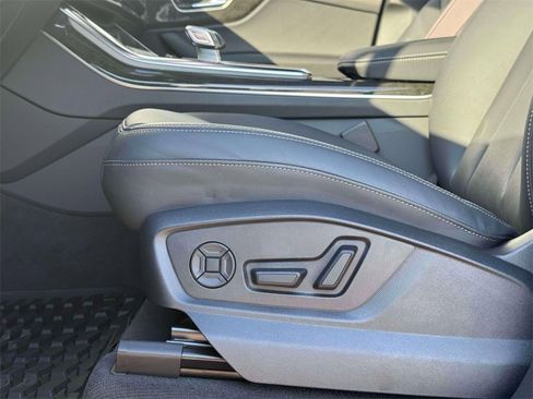 Used 2025 Audi Q7 3.0T Premium image 8