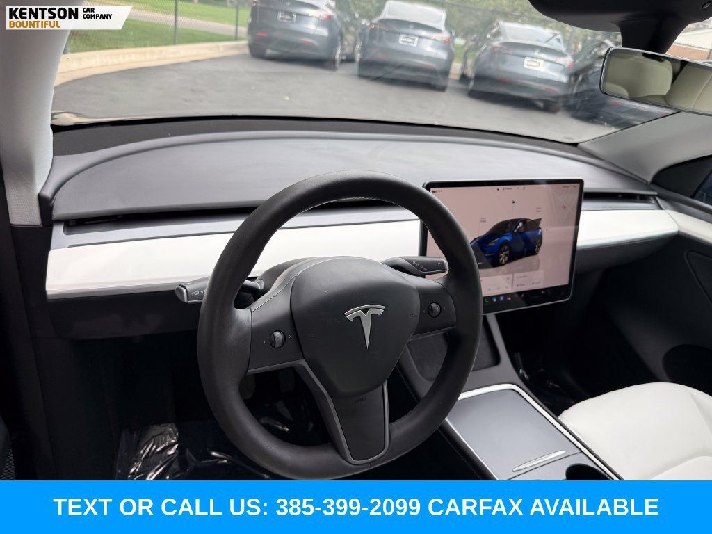 Used 2023 Tesla Model Y Long Range AWD/4WD image 23