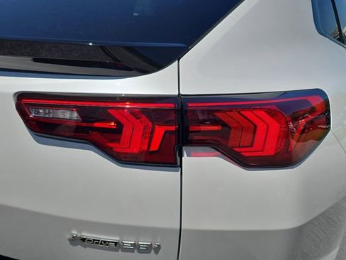 Used 2026 BMW X2 xDrive28i AWD/4WD image 8