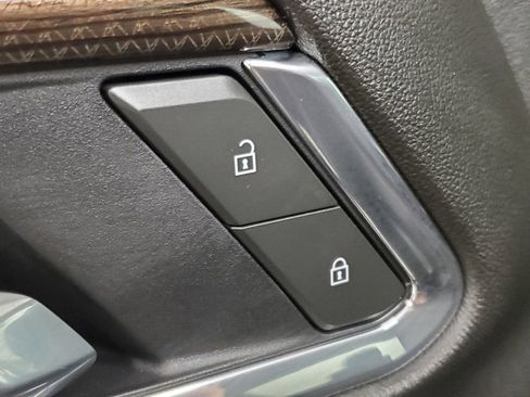 Used 2025 Chevrolet Silverado 1500 RST image 28