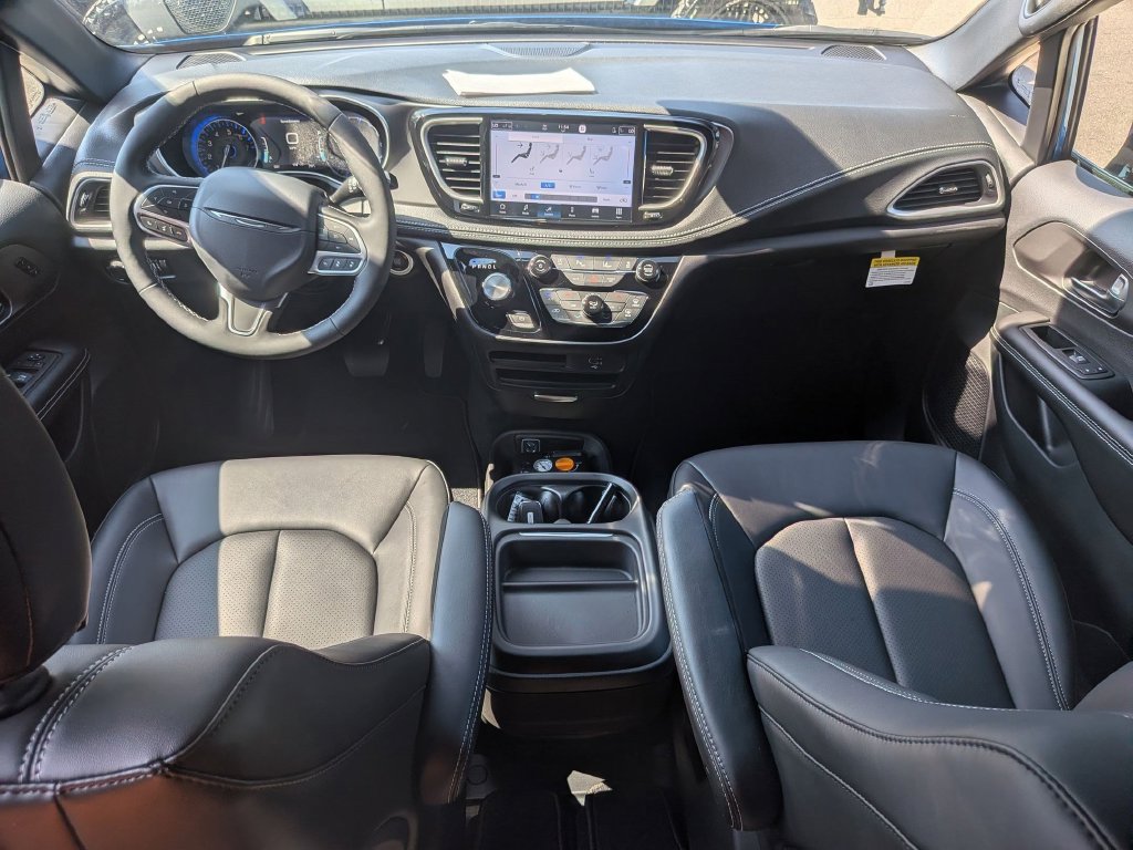 New 2027 Chrysler Pacifica Select FWD image 27